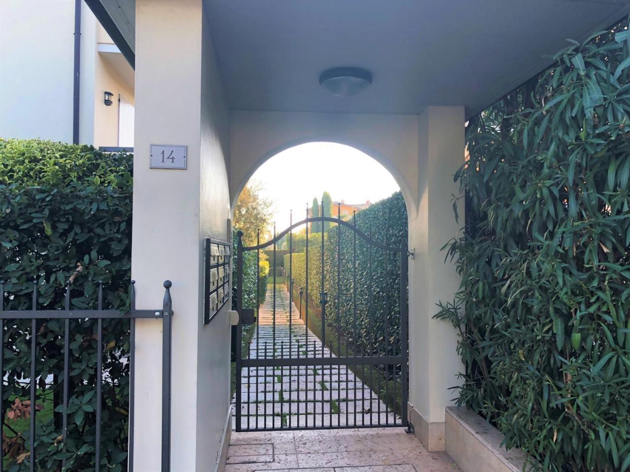 Desenzanoloft Official Partner Marriott Homes & Villas - Bea House, Sirmione With Private Garden And Share Pool Ngoại thất bức ảnh